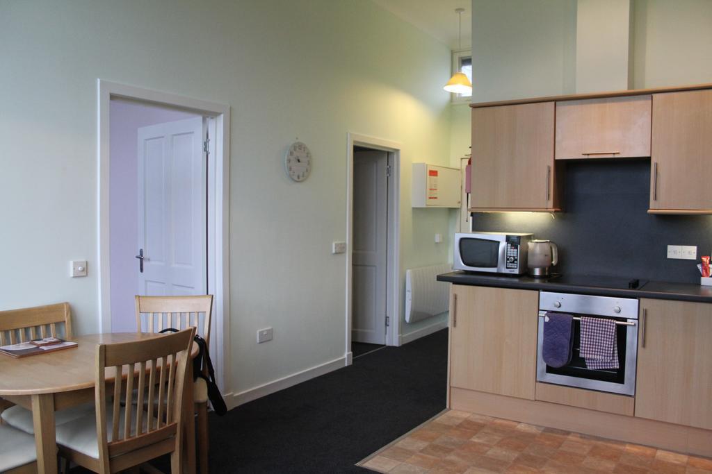 The Old School Apartment Dalavich ภายนอก รูปภาพ