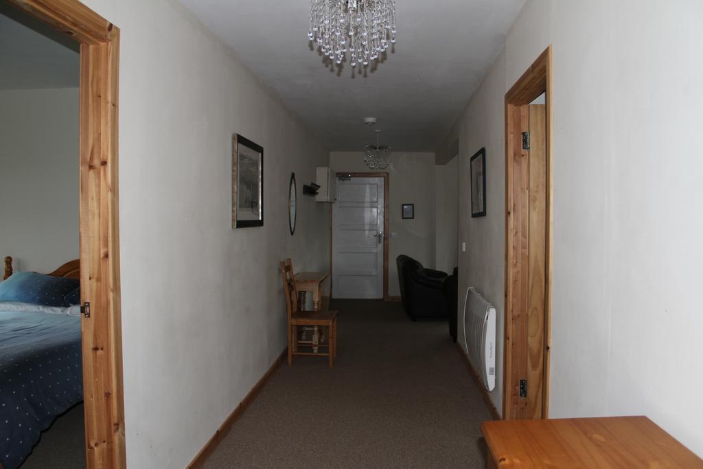 The Old School Apartment Dalavich ภายนอก รูปภาพ